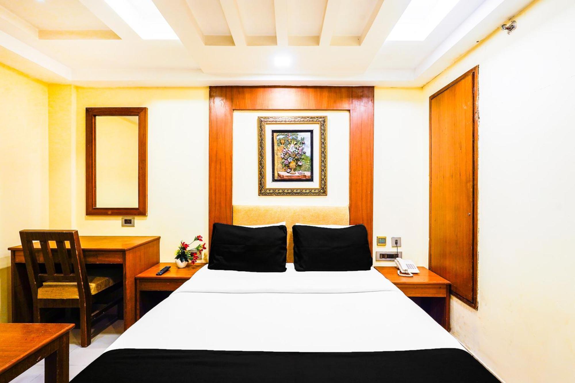 Super Townhouse Oak Alandur Near Chennai Airport Formerly Vijay Park Exterior foto