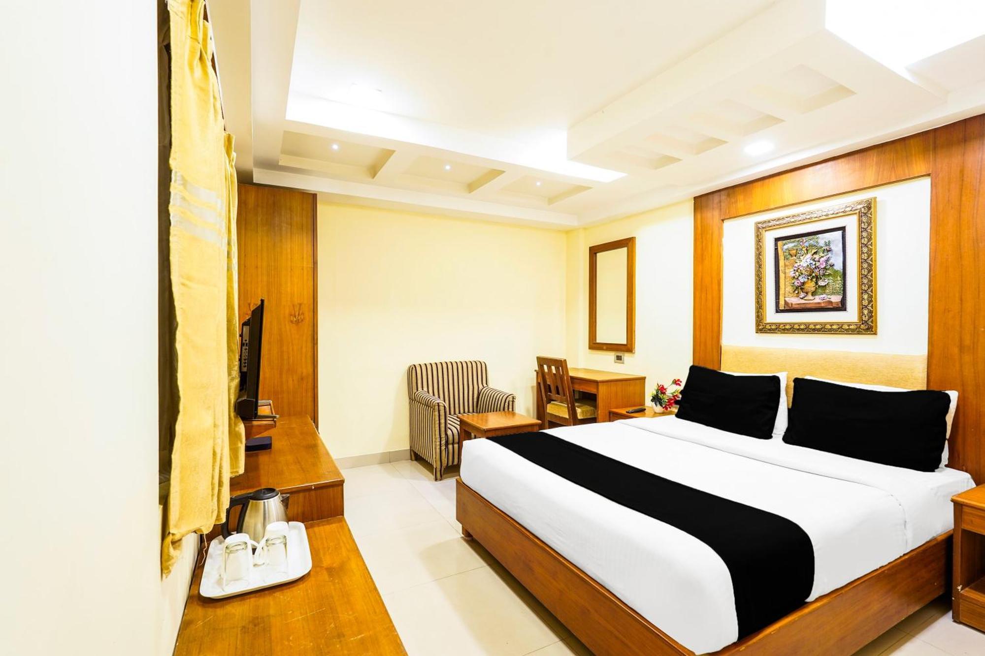 Super Townhouse Oak Alandur Near Chennai Airport Formerly Vijay Park Exterior foto