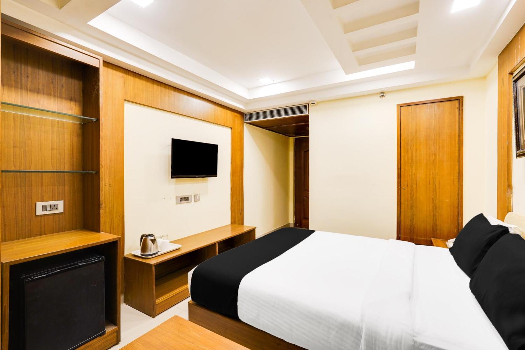 Super Townhouse Oak Alandur Near Chennai Airport Formerly Vijay Park Exterior foto