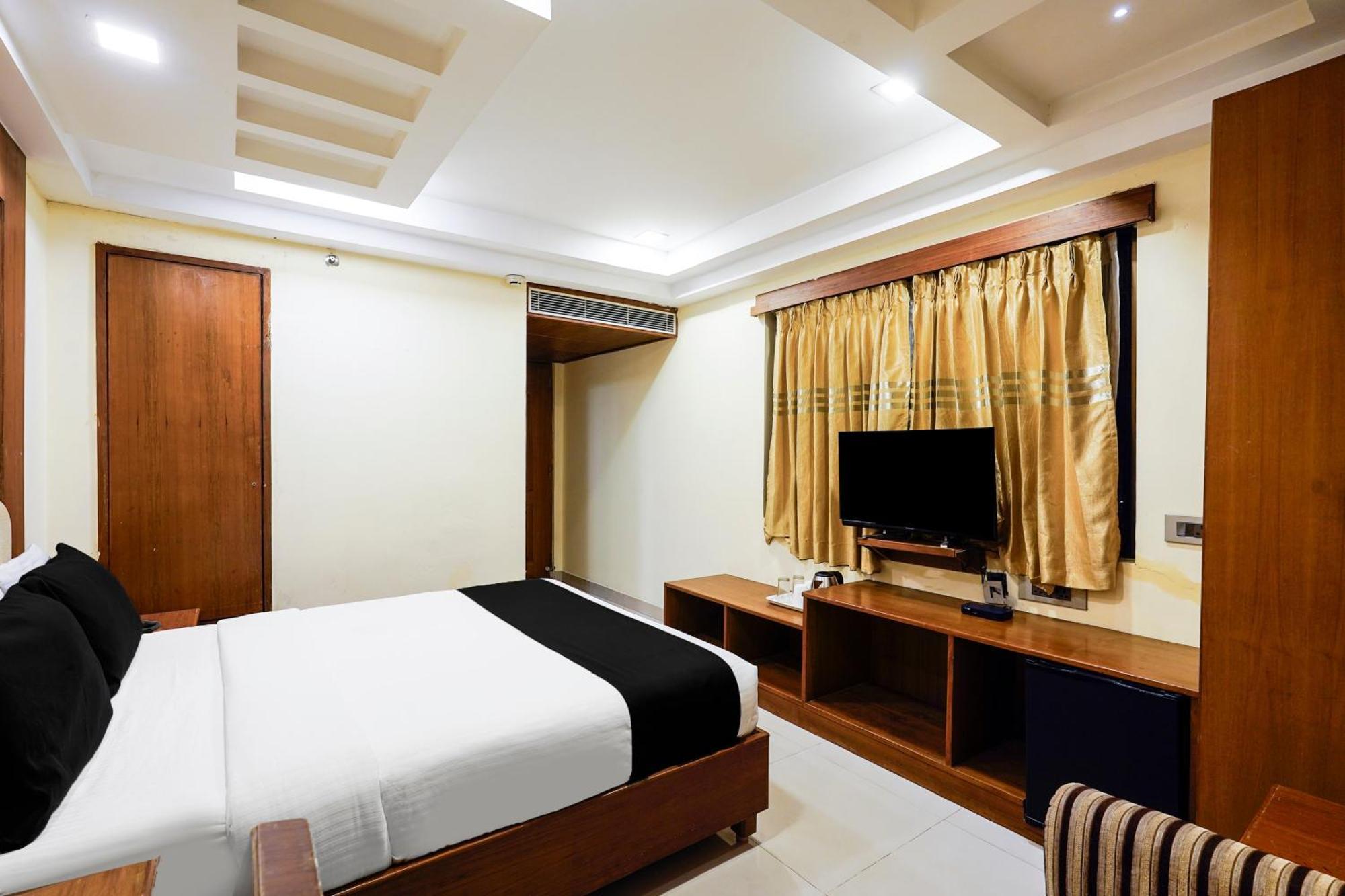 Super Townhouse Oak Alandur Near Chennai Airport Formerly Vijay Park Exterior foto